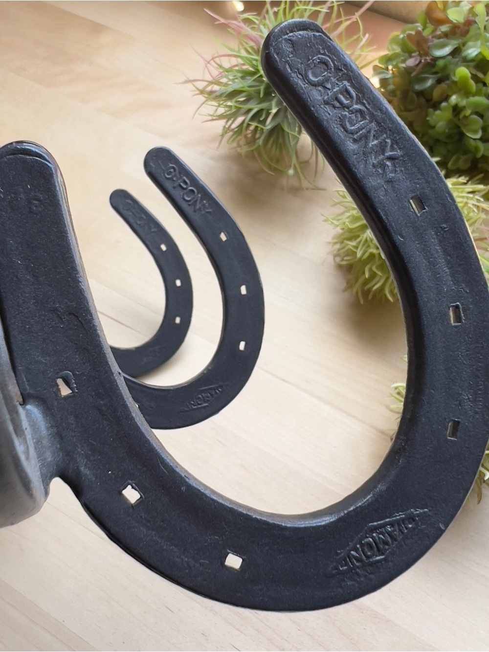 Horseshoe Dark Gray Metal Rustic Western Cowboy Decoration Hanging Wall Hook - Picture 5 of 10